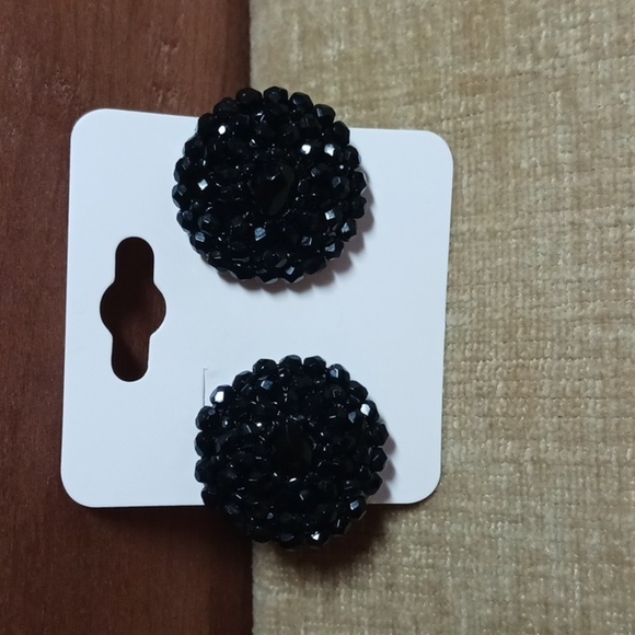 Liz Claiborne Black Beaded Medallion Clip On Earrings - Picture 6 of 6